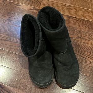 Womens Short Ugg Boots size 9